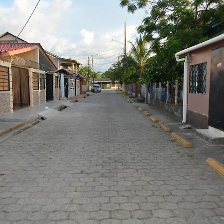 Apartamentos Y Hostal Rudon #1 科尔特斯港 外观 照片